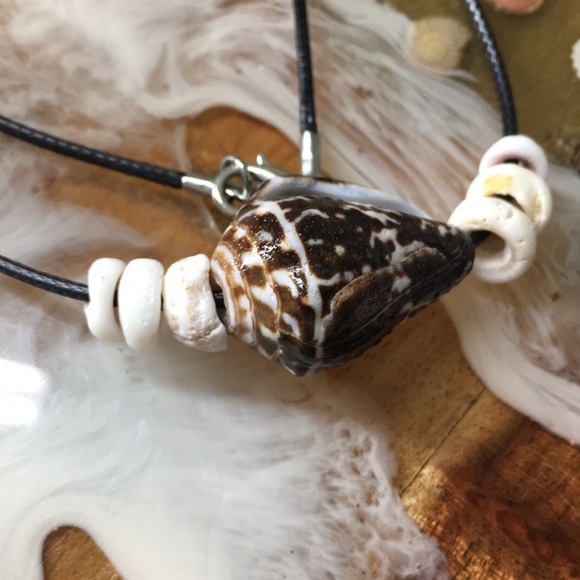 🖤Hawaiian puka shell handmade necklace - Picture 7 of 12